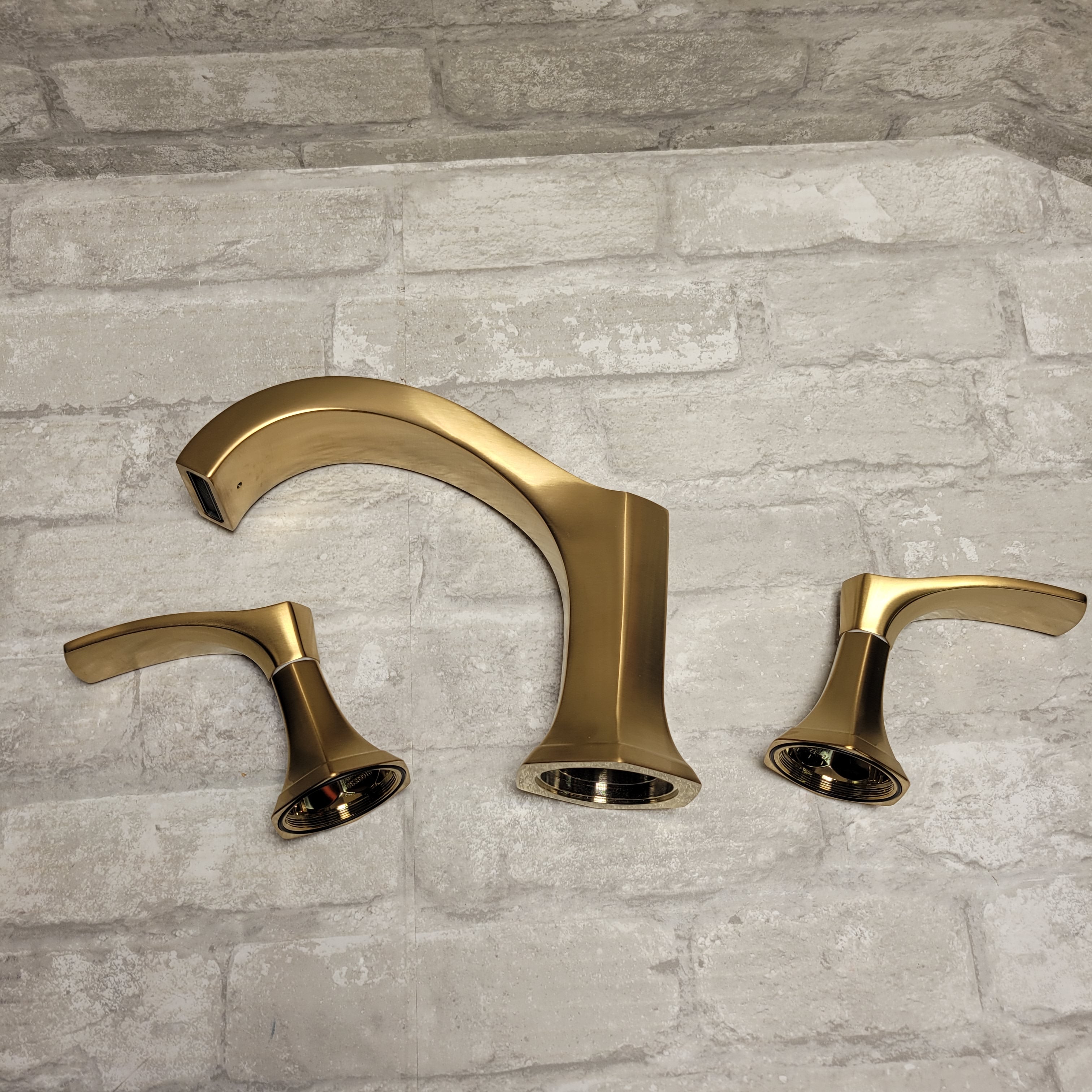 Hansgrohe Locarno 2-Handle Deck Mount Roman Tub Faucet in Brushed Gold Optic (8128575373550)